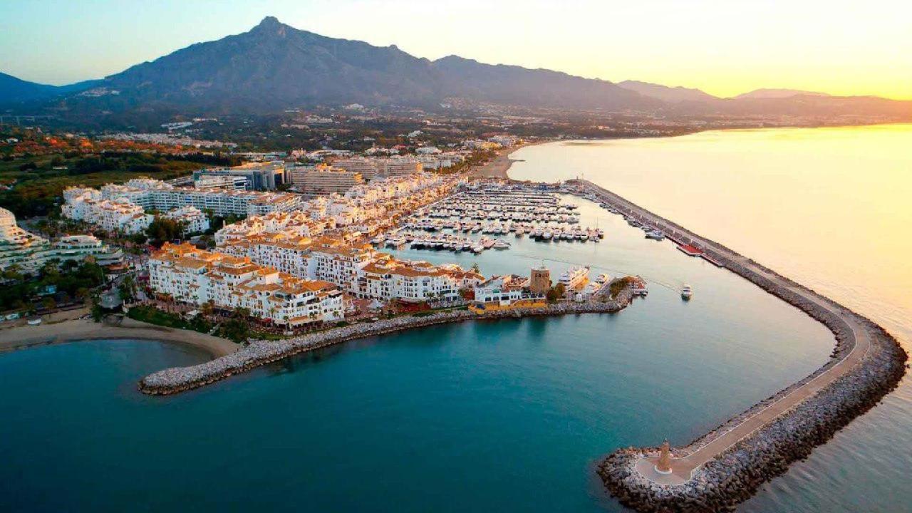 & Puerto Banus Penthouse Apartment *